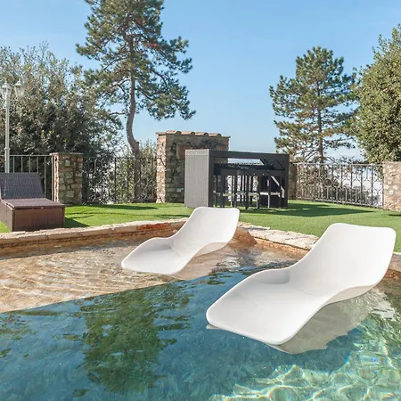Piscina La Trinita Villa Corciano