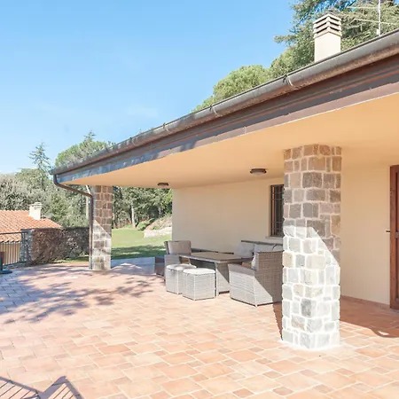 Piscina La Trinita Villa *