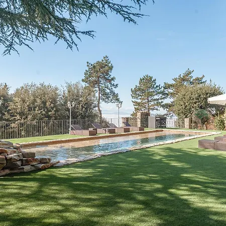 Piscina La Trinita Villa *