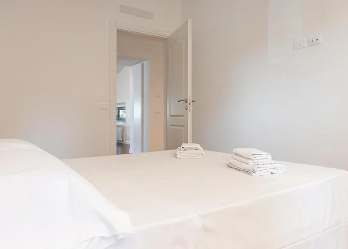 Piscina La Trinita ヴィラ コルチャーノ