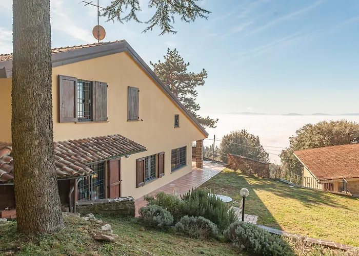 Piscina La Trinita コルチャーノ