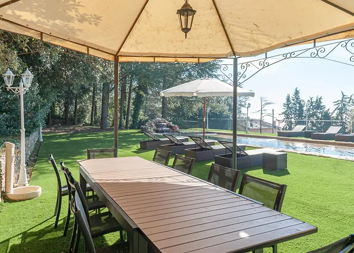 Piscina La Trinita *