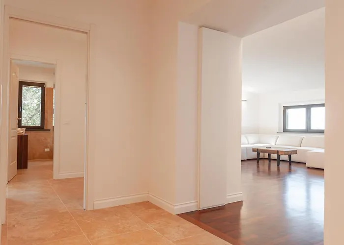 Piscina La Trinita ヴィラ コルチャーノ