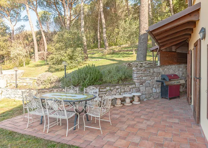 Piscina La Trinita ヴィラ コルチャーノ