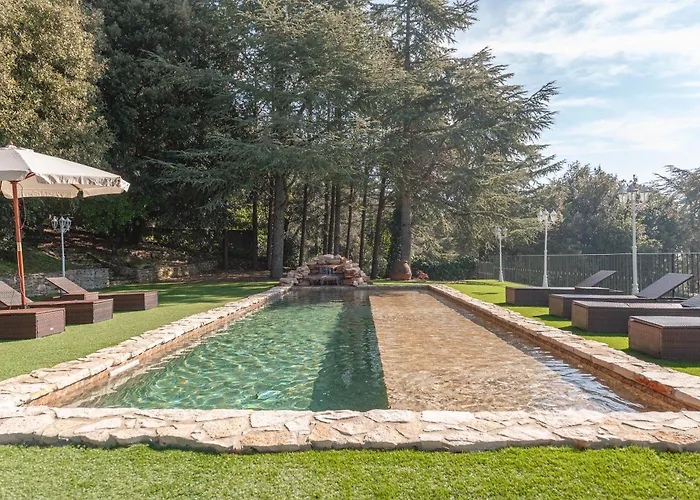 ヴィラ Piscina La Trinita コルチャーノ