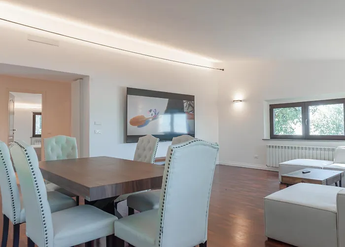 ヴィラ Piscina La Trinita コルチャーノ