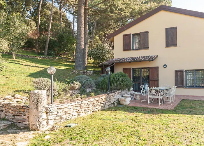 Piscina La Trinita * コルチャーノ