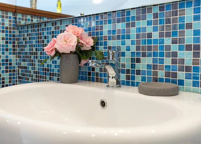 Piscina La Trinita * コルチャーノ