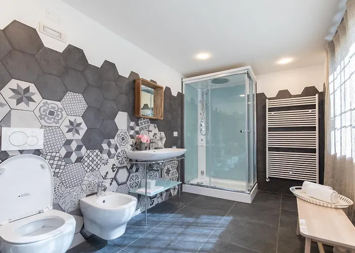 Piscina La Trinita コルチャーノ