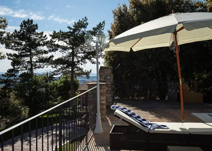 Piscina La Trinita ヴィラ コルチャーノ